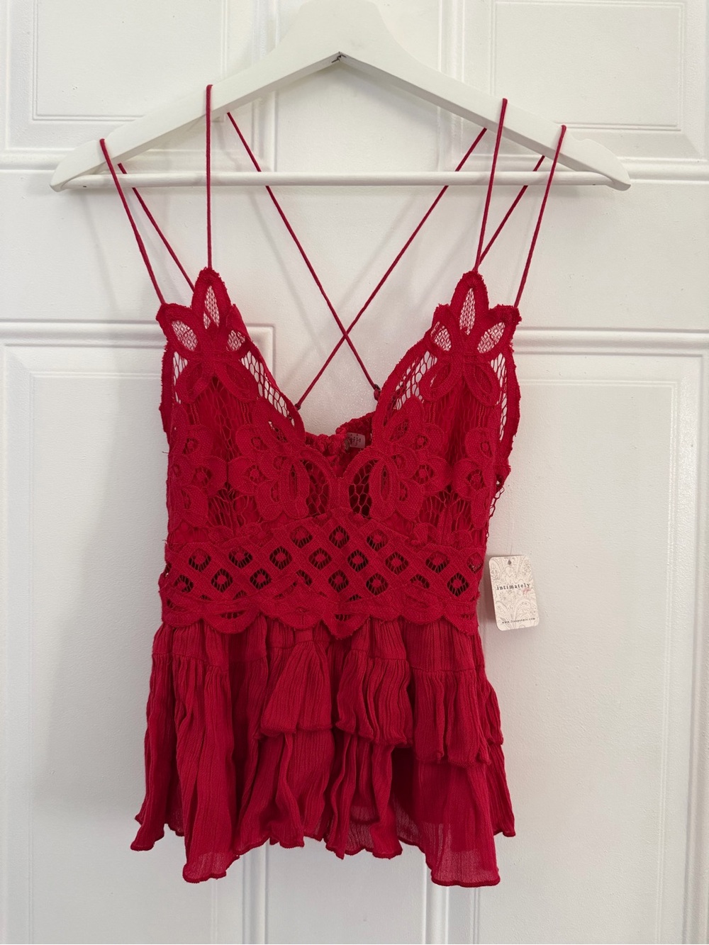 Free people NWT Red Crochet Lace Tiered Spaghetti-Strap Camisole never been worn